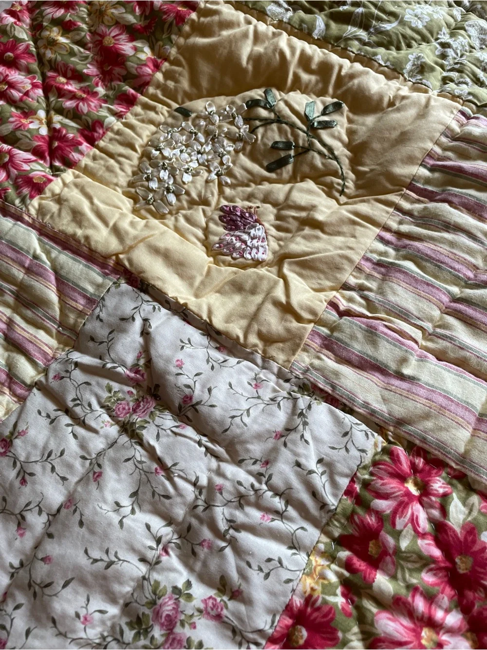 C & F Quilted Throw